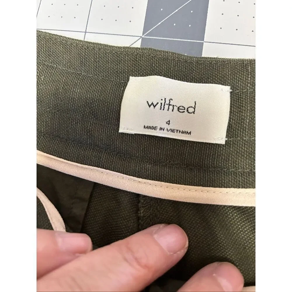 Wilfred Aritzia Allant Crepe Trousers in Olive Green Size 4